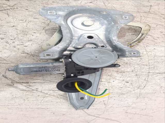 Foto 2ª: Elevalunas Manual Trasero Izquierdo Toyota Auris 1.6 ZRE151_) 124CV 91KW [1ZR-FE] (2007)