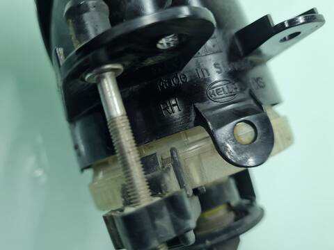 Foto 3ª: Faro Antiniebla Delantero Derecho Volkswagen Passat ADVANCE BERLINA 140CV 103KW [BKP] (2006)