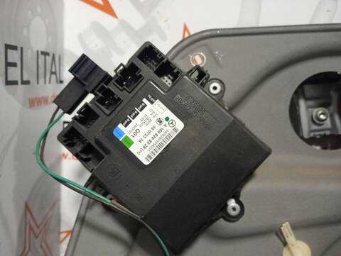 Foto 2ª: Elevalunas Eléctrico Delantero Derecho Mercedes Clase A 140 A 200 CDI 169.008) 140CV 103KW (2004)