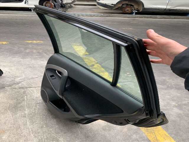 Foto 3ª: Puerta Trasera Derecha Toyota Rav4 2.2 D4D 136-150CV [2AD-FTV] (2006)