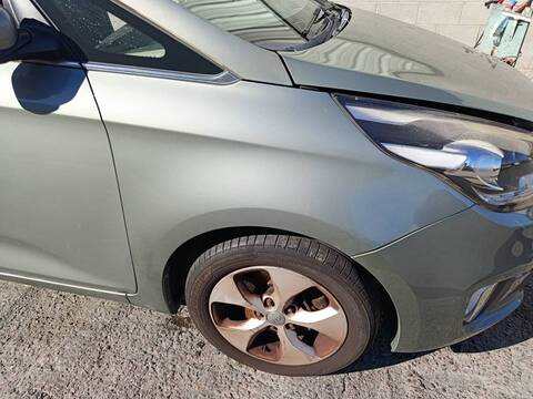 Aleta Delantera Derecha Kia Carens D4FD