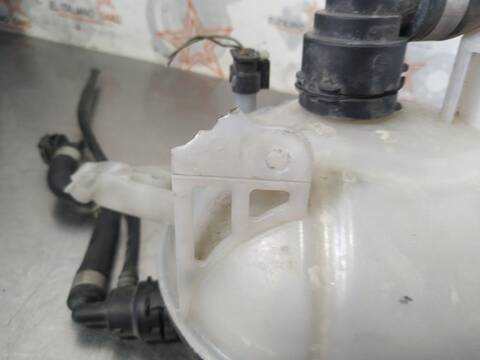 Foto 4ª: Deposito Expansion Mercedes Clase E 180 E 220 D 213.004) 194CV 143KW