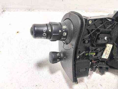 Foto 2ª: Mando Multifuncion Renault Scenic 1 16V 113CV [K9K732] (2003)