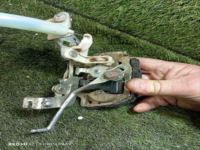 Foto 4ª: Cerradura Puerta Trasera Derecha Toyota Land Cruiser 4.2 D HZJ 105 GX [1HZ] (2006)