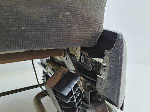 Foto 4ª: Asiento Delantero Izquierdo Ford Transit FURGON 200 L1 AMBIENTE 101CV 74KW [XVGA] (2017)
