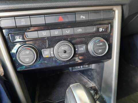 Mando Calefacción A. A. Volkswagen T-Roc 2.0 TDI 150CV 110KW