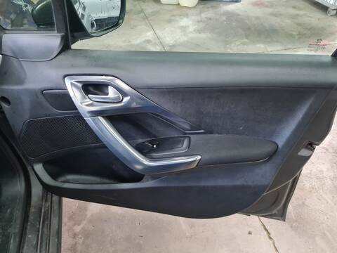 Foto 4ª: Asientos Traseros Peugeot 2008 ALLURE 102CV 75KW [YH01] (2019)