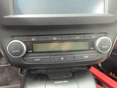 Mando Climatizador Toyota Avensis EXECUTIVE 143CV 105KW