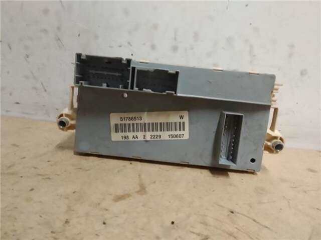 Foto 2ª: Caja Reles Fusibles Fiat Bravo 1.9 8V JTD (120 CV) [310A1027]