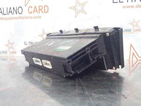 Foto 3ª: Mando Calefacción A. A. Toyota Avensis 2.0 D4-D EXECUTIVE SEDAN 4-PTAS) BERLINA 116CV 85KW [1CDFTV] (2003)