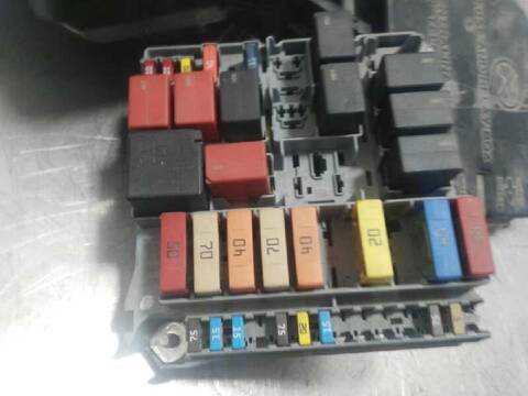 Foto 2ª: Caja Reles Fusibles Lancia Delta STEEL 105CV 77KW [944A3000] (2011)