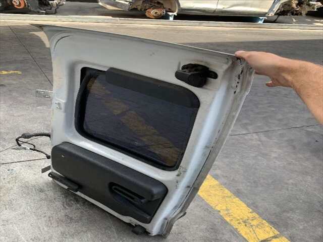 Foto 3ª: Puerta Trasera Derecha Opel Combo 1.3 CDTI (2007)