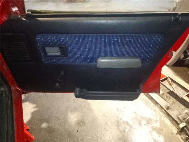 Foto 3ª: Puerta Delantera Derecha Peugeot 205 1.8 DIESEL [161A (XUD7)]