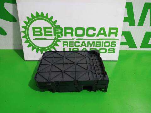 Foto 2ª: Caja Reles Fusibles Citroen C4 1.6 16V HDI BERLINA 90CV 66KW [9HXDV6ATED4] (2008)