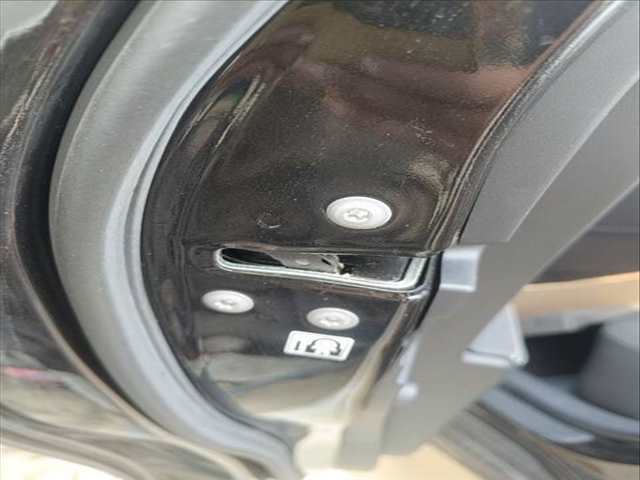 Cerradura Puerta Trasera Izquierda Toyota Avensis EXECUTIVE 143CV 105KW