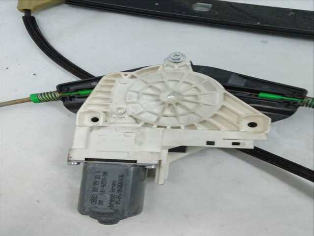 Foto 3ª: Elevalunas Eléctrico Delantero Izquierdo Audi A4 2.0 TDI QUATTRO 143CV 105KW [CAGA,CJCA] (2010)