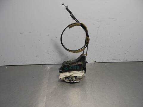 Foto 1ª: Cerradura Puerta Trasera Izquierda Mitsubishi Grandis 2.0 DI-D CAT 136CV 100KW [BSY] (2008)