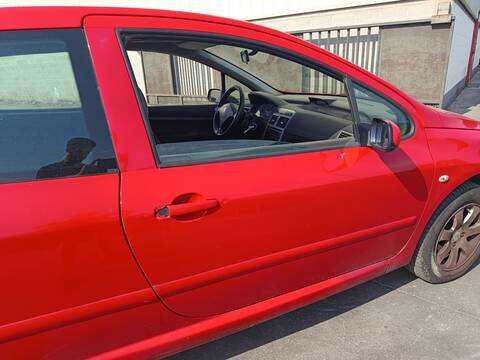 Foto 1ª: Puerta Delantera Derecha Peugeot 307 NFU (2003)
