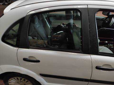 Foto 1ª: Puerta Trasera Derecha Citroen C3 8HX (2003)