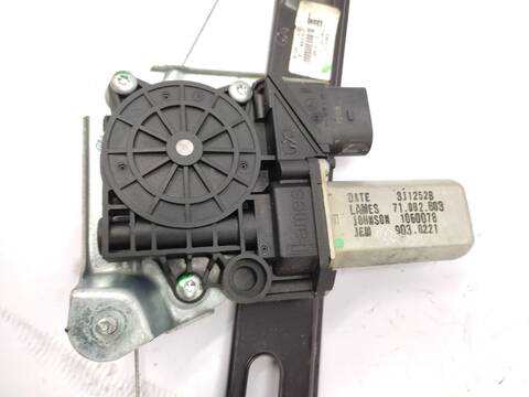 Foto 2ª: Elevalunas Manual Trasero Izquierdo Bmw Serie 1 118 D E87) [N47D20A] (2008)