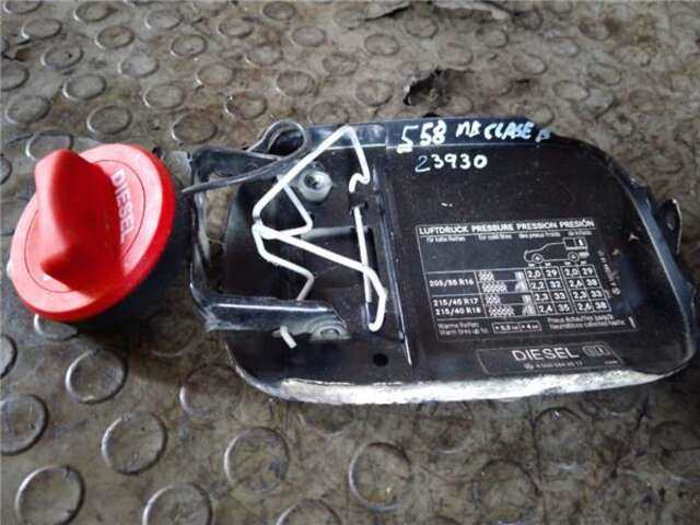 Foto 2ª: Tapa Exterior Combustible Mercedes Clase B 150 2.0 180 CDI (245.207) [2.0 LTR. - 80 KW CDI CAT] [OM 640.940]