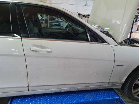 Foto 1ª: Puerta Delantera Derecha Mercedes Clase C 160 C 220 CDI 204.008) BERLINA 170CV 125KW [651911] (2010)