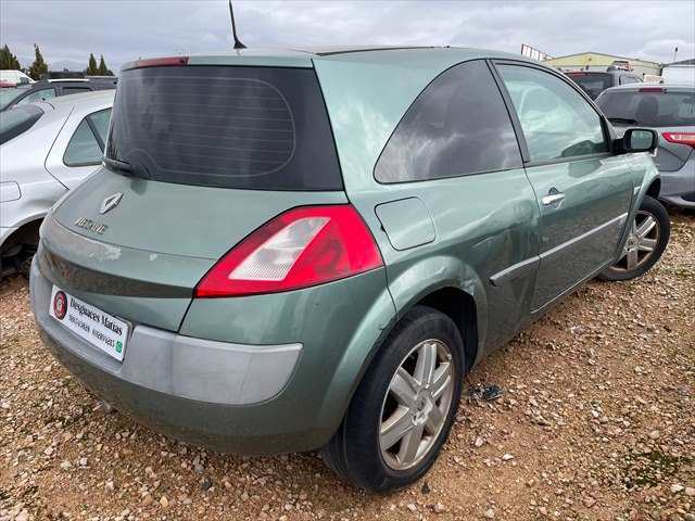 Foto 4ª: Paragolpes Trasero Renault Megane 1.5 DCI 100cv [K9K] (2004)