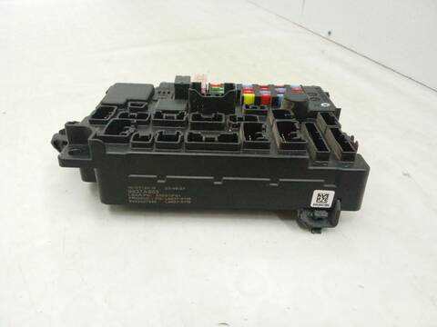 Foto 3ª: Caja Reles Fusibles Mitsubishi Outlander HIBRIDO PHEV KAITEKI 4WD HIBRIDO 203CV 89KW (2015)