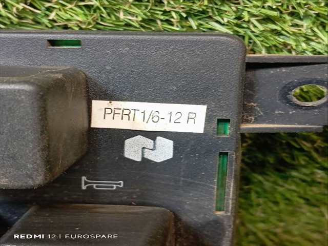 Foto 4ª: Caja Reles Fusibles Nissan Trade 3.0 TD 100 [BD30T] (1999)