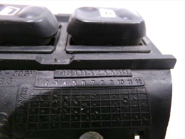 Foto 4ª: Botonera Elevalunas Citroen Xantia 1.9 TD 1993-2001 [DHW] (1997)