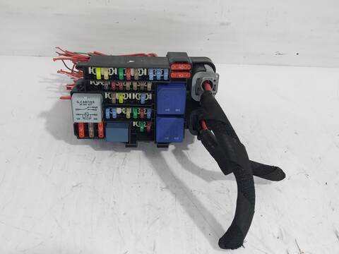 Foto 3ª: Caja Reles Fusibles Renault Scenic BOSE EDITION 110CV 81KW [K9K836] (2015)