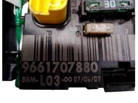 Foto 2ª: Caja Reles Fusibles Citroen C2 1.4 HDI (2003)