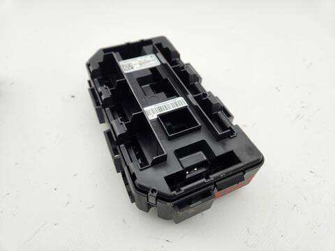 Foto 2ª: Caja Reles Fusibles Bmw Serie 1 114 116D 116CV 85KW [B37D15A] (2016)