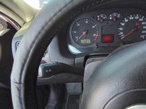 Foto 2ª: Mando Multifuncion Volkswagen Golf 25 ANIVERSARIO BERLINA 110CV 81KW [ASV] (2000)