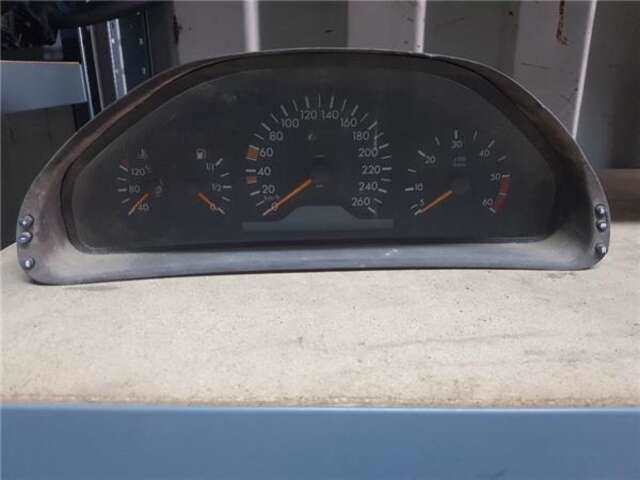 Cuadro de Instrumentos Mercedes Clase E 180 