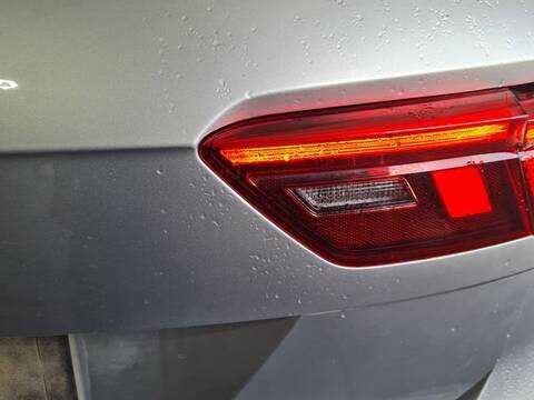 Foto 3ª: Piloto Portón Derecho Volkswagen Tiguan LIFE 122CV 90KW [DTRC] (2021)