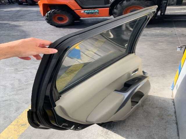 Foto 2ª: Puerta Trasera Izquierda Peugeot 4007 2.2 HDI 160CV [4HK] (2011)