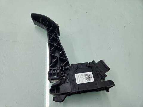 Foto 4ª: Pedal Acelerador Volkswagen Crafter 35 FURGON BM TN FWD 140CV 103KW [DNAE] (2024)