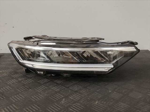 Faro Derecho Volkswagen T-Roc 2.0 TDI 115CV