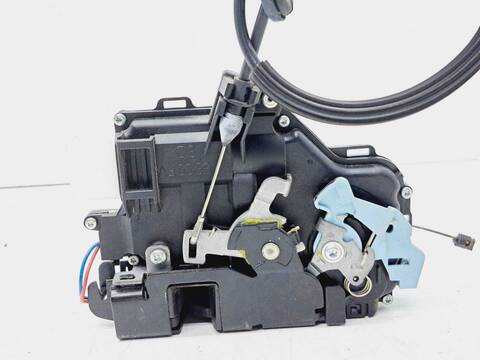 Foto 3ª: Cerradura Puerta Delantera Derecha Volkswagen Touran 1.6 TDI DPF 105CV 77KW [CAY] (2015)