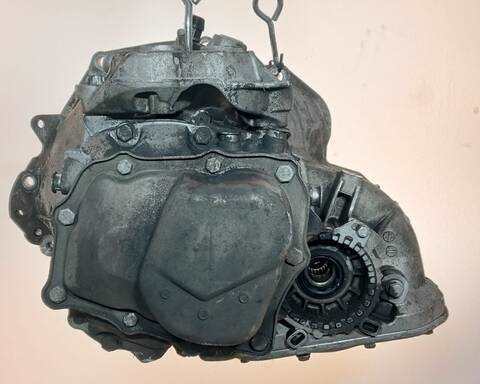 Foto 2ª: Caja Cambios Opel Corsa CLUB 1 16V CAT Z 12 XE - LW4) 75CV (2000)
