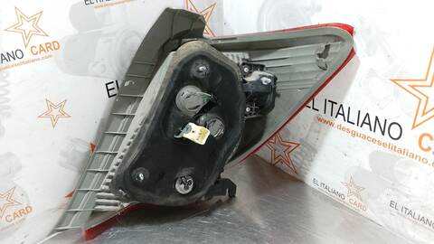 Foto 3ª: Piloto Trasero Izquierdo Toyota Yaris ACTIVE 90CV 66KW [1NDTV] (2014)