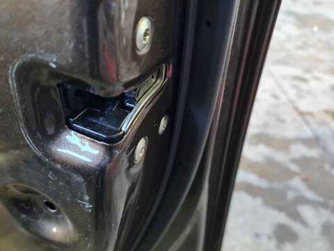 Cerradura Puerta Delantera Derecha Kia Carens BASIC 135CV 99KW
