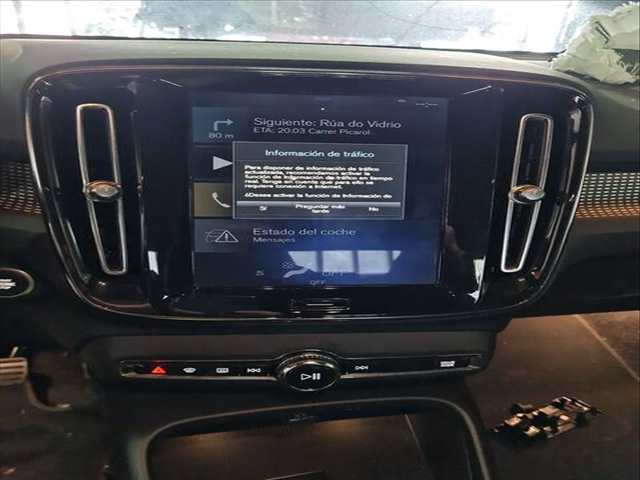 Foto 2ª: Pantalla Multifuncion Volvo XC 40 T3 163CV 120KW [B3154T7] (2019)