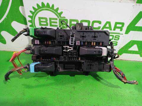 Foto 2ª: Caja Reles Fusibles Opel Astra ELEGANCE BERLINA 101CV 74KW [Z17DTH] (2004)