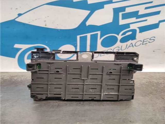 Foto 3ª: Caja Reles Fusibles Peugeot 406 1.8 SR PACK [1.8 LTR. - 85 KW 16V CAT (6FZ - EW7J4)] [6FZ (EW7J4)]