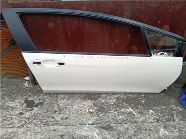 Puerta Delantera Derecha Toyota Yaris HÍBRIDO HYBRID ACTIVE [HÍBRIDO 74 KW ( 1.5 LTR. - 55 KW 16V)]