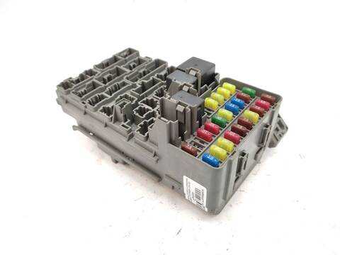 Foto 2ª: Caja Reles Fusibles Honda Civic 1.6 ES5) 110CV 81KW [D16W7] (2004)