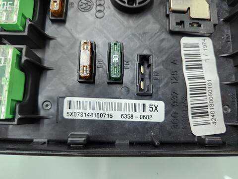 Foto 4ª: Caja Reles Fusibles Audi Q3 ATTRACTION QUATTRO 150CV 110KW [CUVC] (2015)