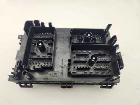Foto 2ª: Caja Reles Fusibles Opel Astra SPORTIVE 110CV 81KW [A17DTR] (2012)